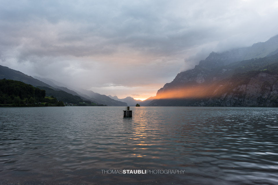 Sonnenuntergang über dem Walensee bei Walenstadt