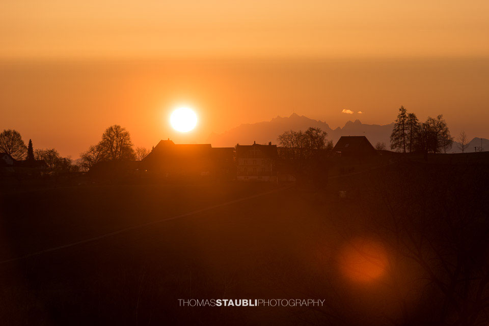 Sonnenaufgang über der Hirzelregion