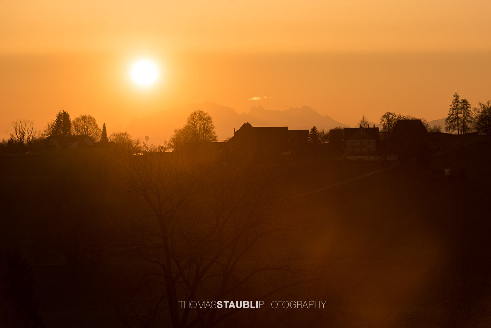 Sonnenaufgang über der Hirzelregion