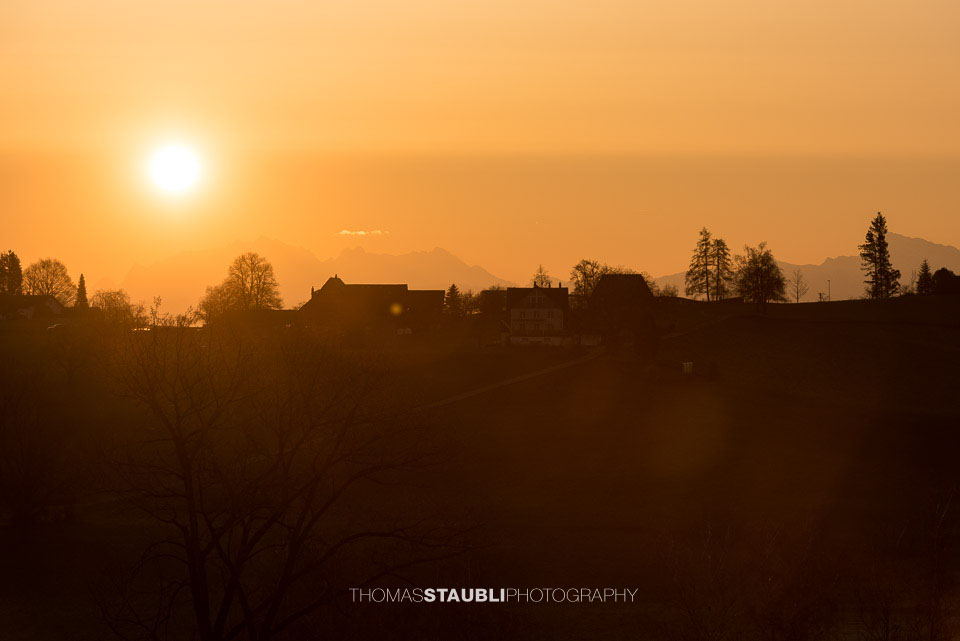 Sonnenaufgang über der Hirzelregion