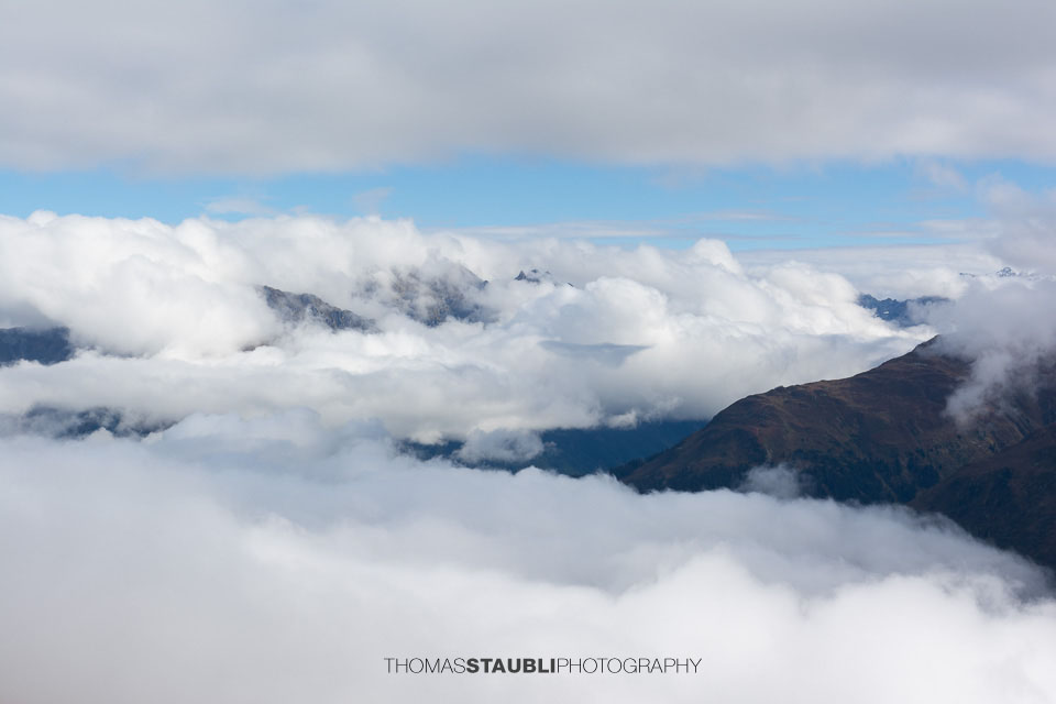 Nebel, Wolken und Sonnenschein auf dem Panoramaweg Davos