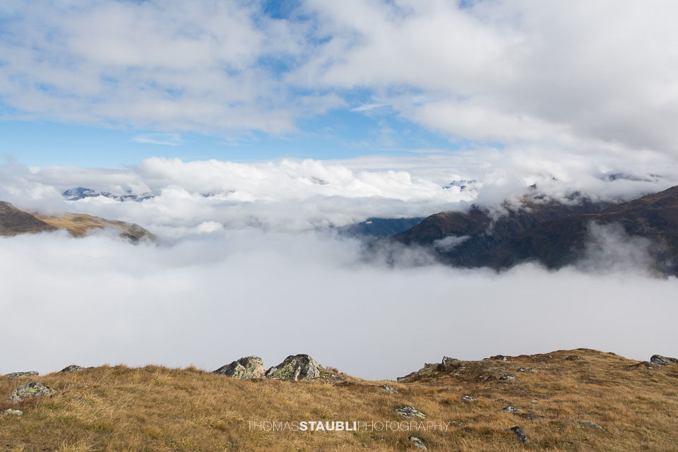 Nebel, Wolken und Sonnenschein auf dem Panoramaweg Davos
