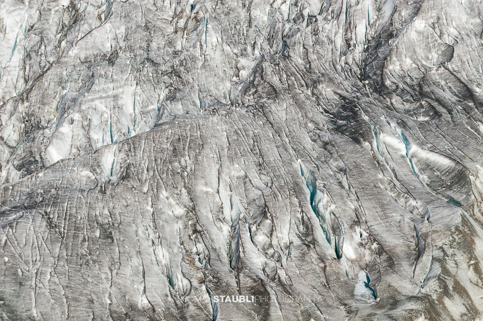 Furchen und Gletscherspalten des Grossen Aletschgletschers 2008