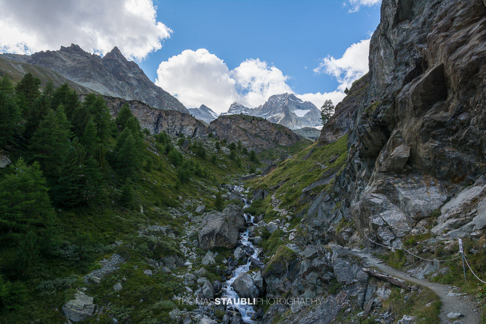 Weg von Zermatt zum Berggasthaus Trift