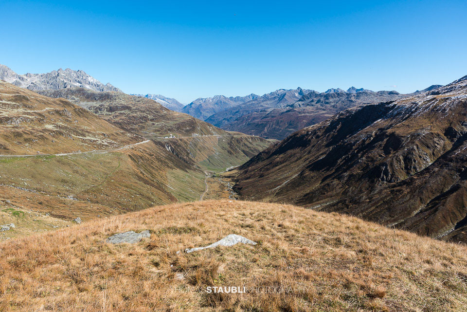 Blick zur Furkapassstrasse im Urserental