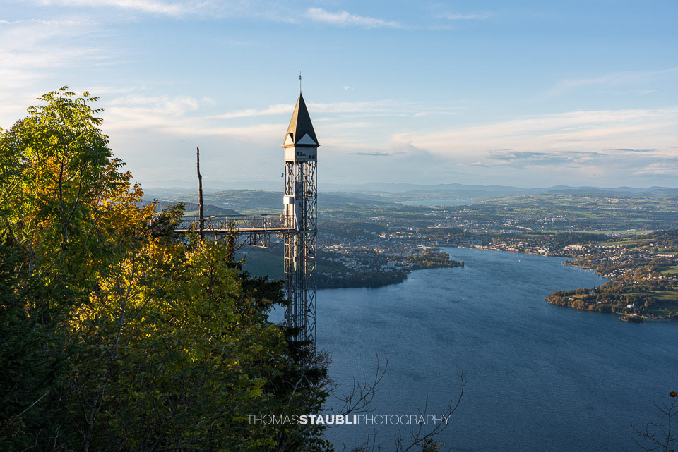 der Hammetschwand Lift – im Hintergrund die Stadt Luzern