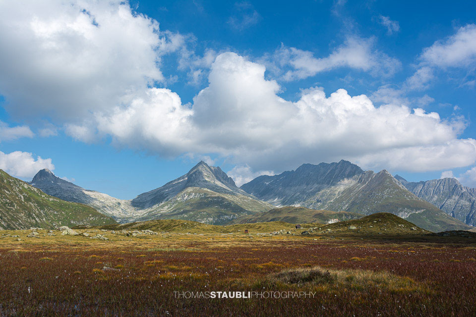 Wolken über dem Schneehüenerstock, Piz Tiarms, Crispalt u.a.