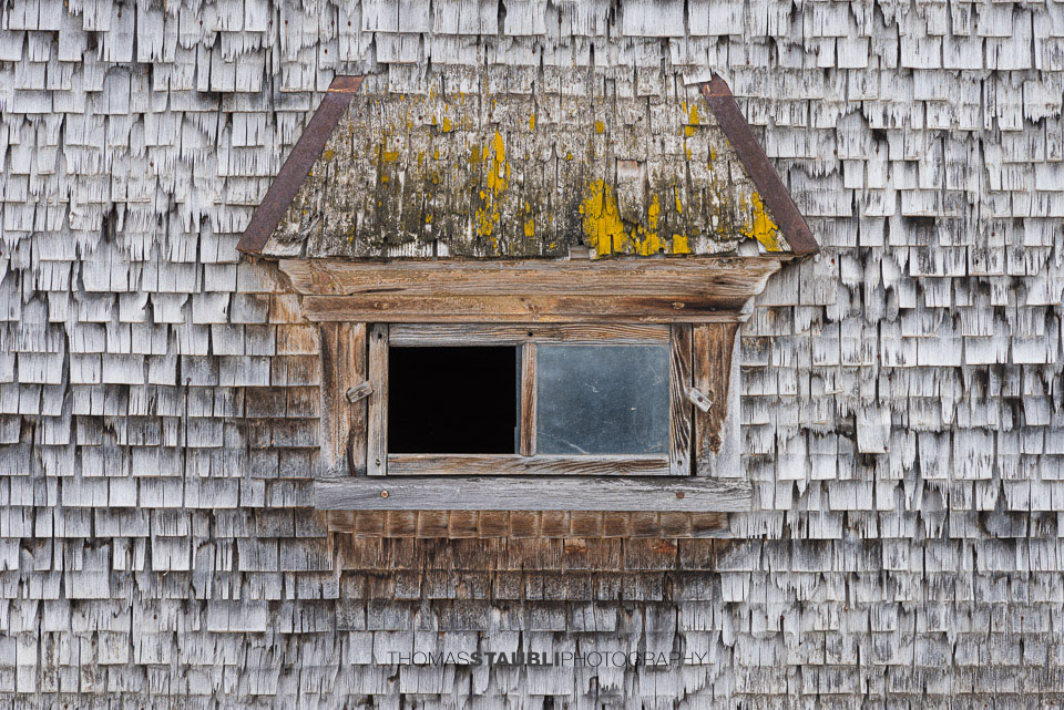 Bauernhoffassade gedeckt mit Holzschindeln