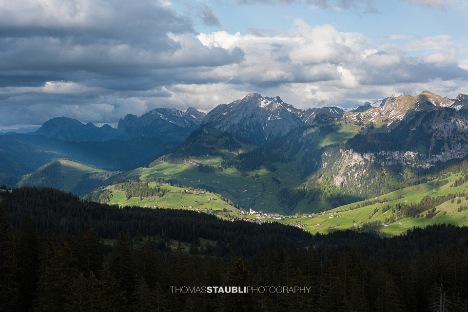 Oberiberg mit Diethelm im Hintergrund