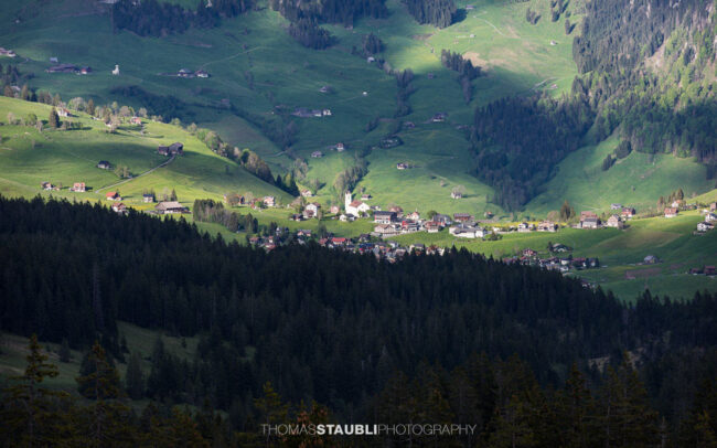 Oberiberg im Abendlicht