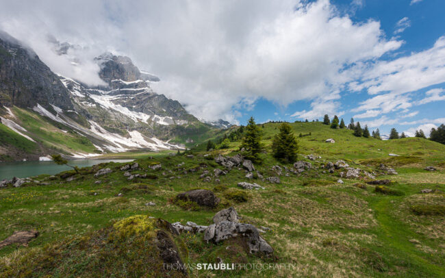 Wolken und Sonne am Oberblegisee