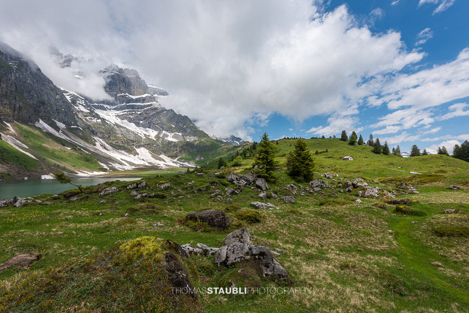 Wolken und Sonne am Oberblegisee