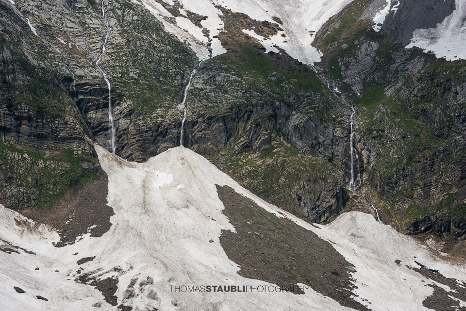 letzte Schneefelder am Glärnischmassiv