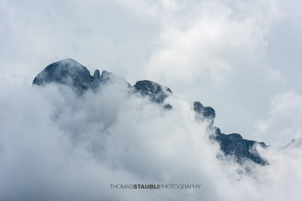 Wolken umzingeln den Eggstock
