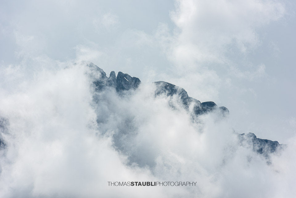 Wolken umzingeln den Eggstock