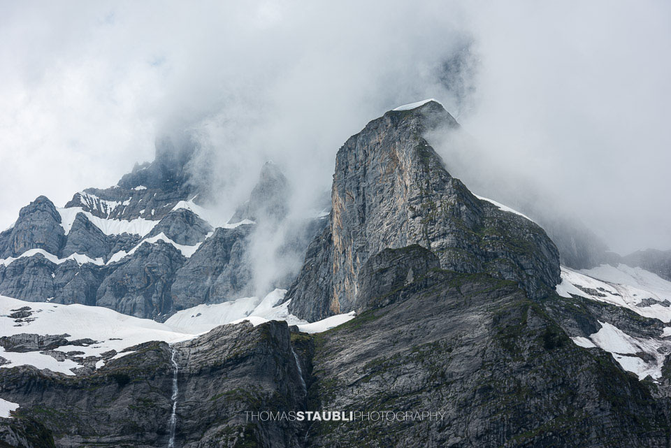 Wolken am Glärnischmassiv