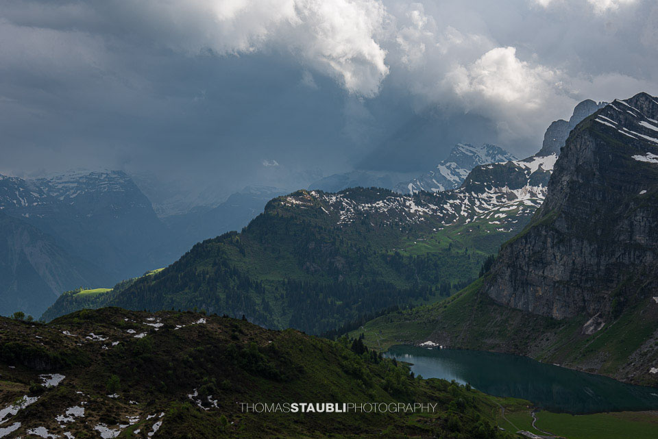 Gewitter über dem Linthal im Glarnerland
