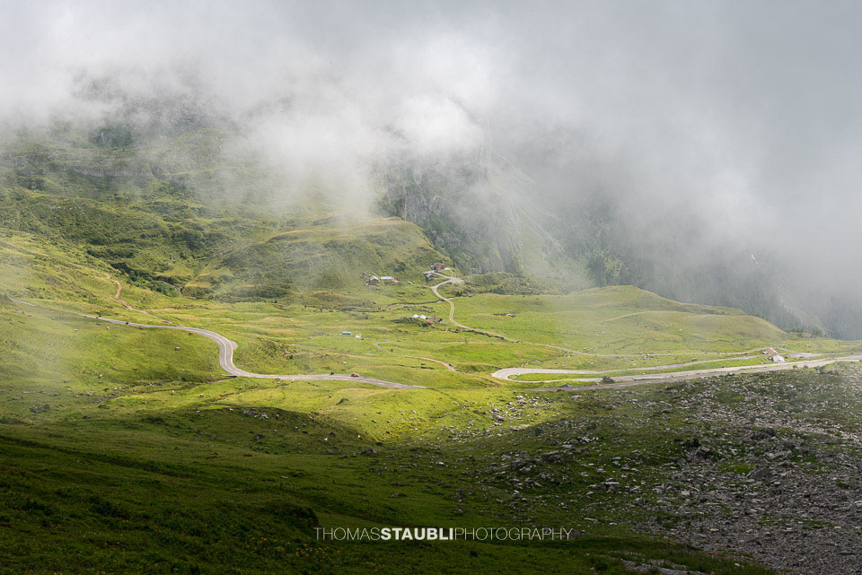 Nebel über dem Klausenpass