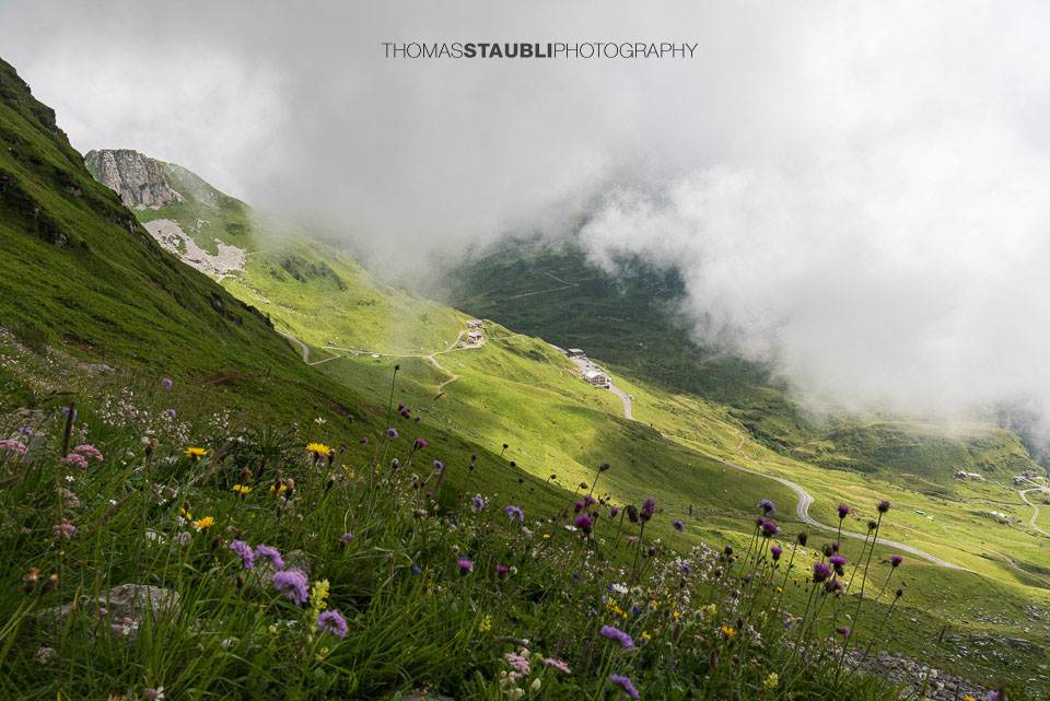 Blick hinunter zum Restaurant Klausenpass