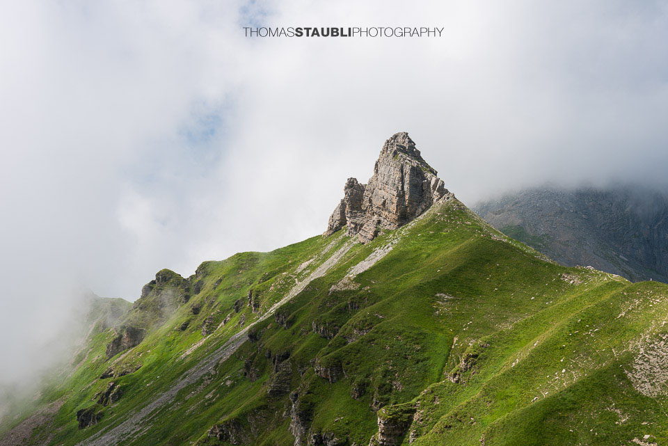 Wolken und Sonne wechseln sich ab am Balmer Grätli