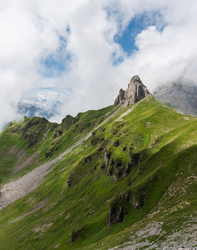 Wolken und Sonne wechseln sich ab am Balmer Grätli