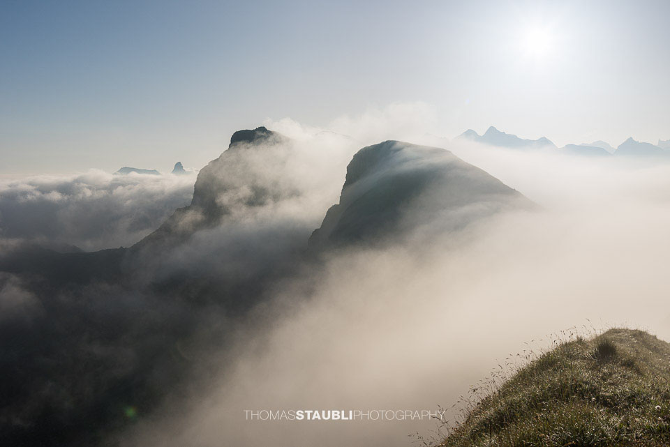 Unterwaldner Voralpen im Nebelmeer
