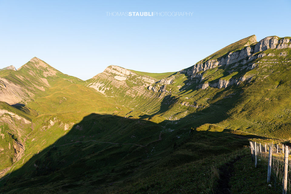 Blick vom Jochlistock Richtung Hinter Jochli und Schwalmis