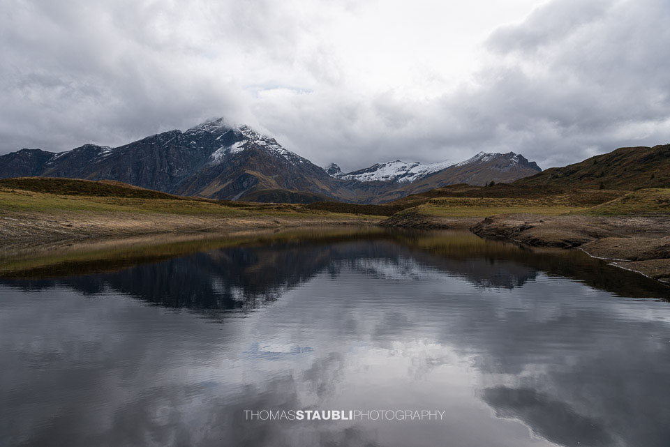 Luschersee mit Piz Beverin im Hintergrund
