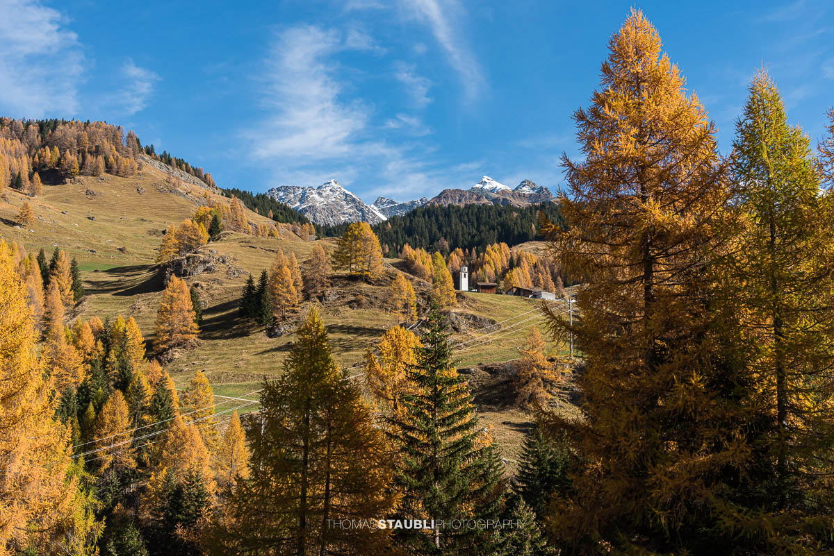 Blick zur Kirche von Sur Sour