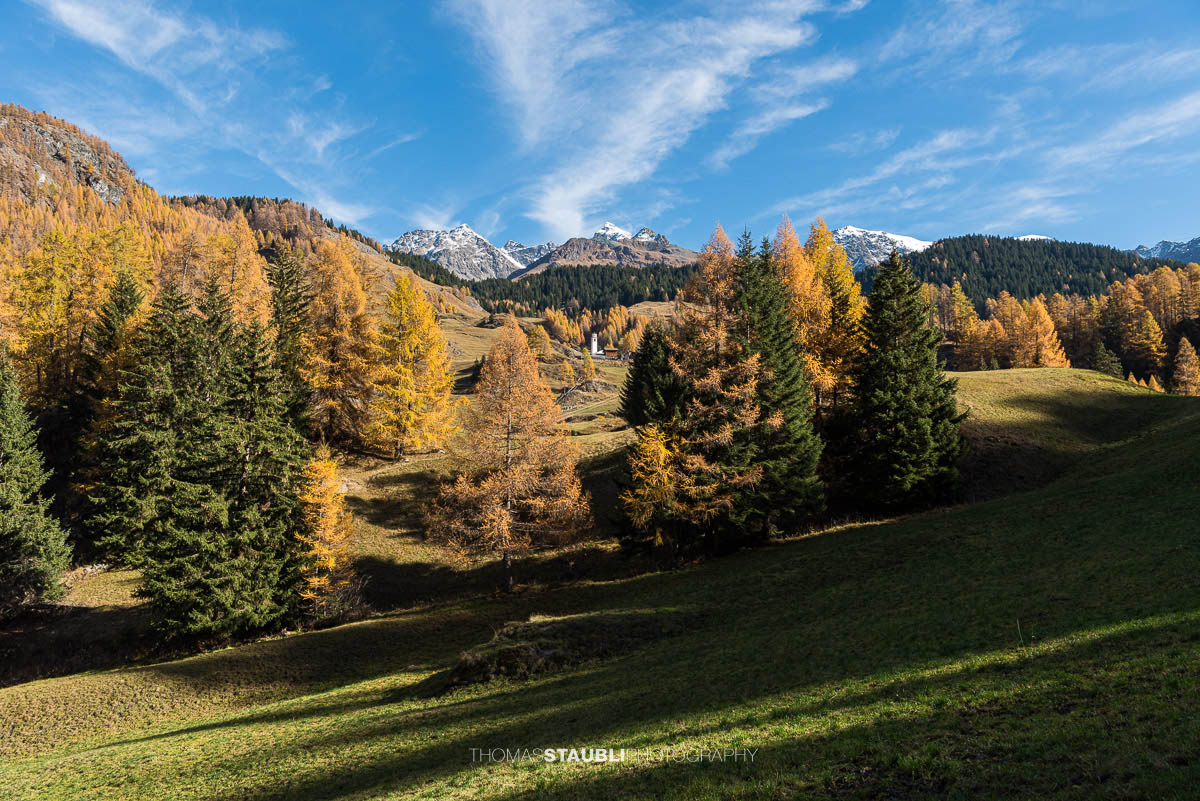 Blick zur Kirche von Sur Sour
