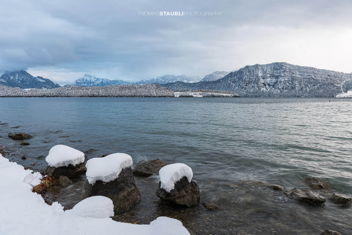 winterliche Stimmung am Vierwaldstättersee bei Meggen