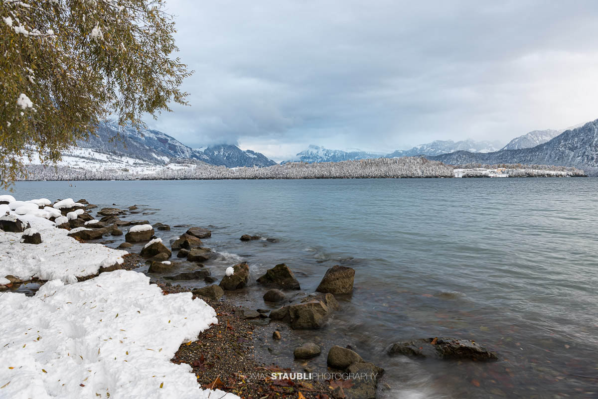winterliche Stimmung am Vierwaldstättersee bei Meggen