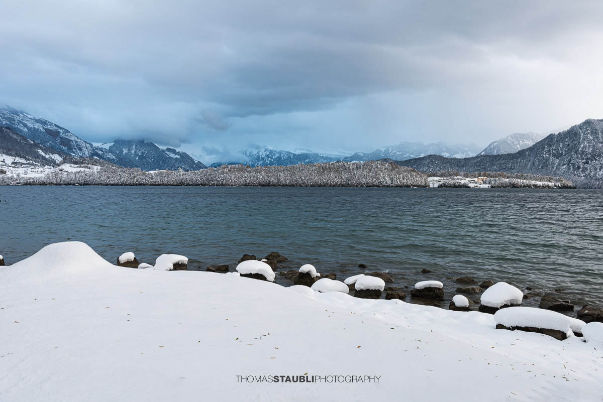 winterliche Stimmung am Vierwaldstättersee bei Meggen