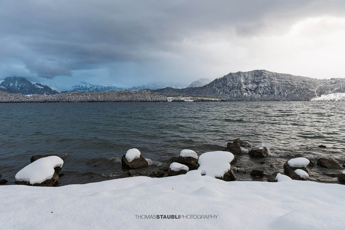 winterliche Stimmung am Vierwaldstättersee bei Meggen