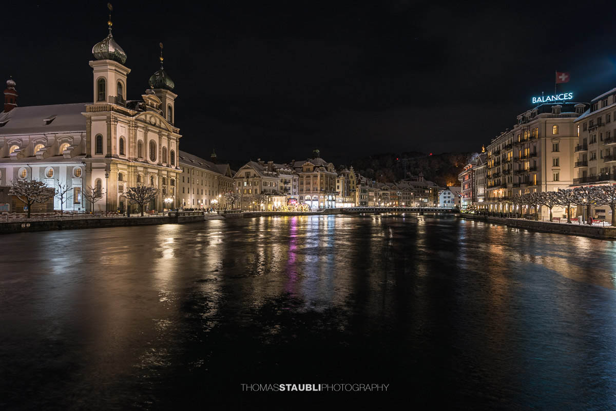Abendlicher Blick Richtung Jesuitenkirche in Luzern