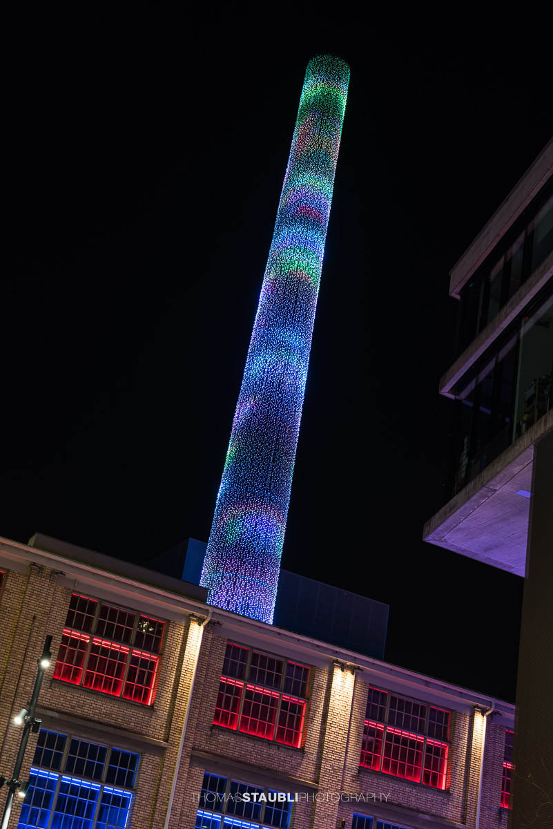 Weihnachtlich geschmückter Kamin im Sihlcity 2024