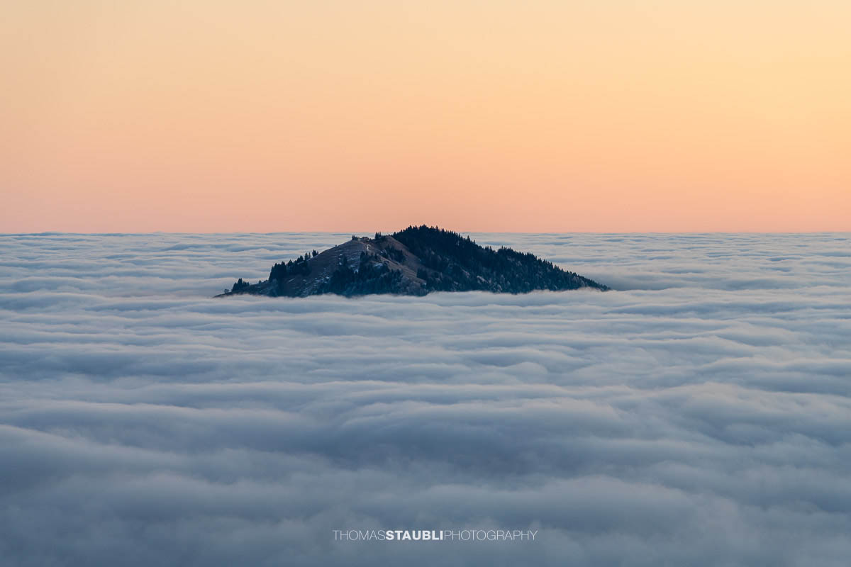 Hundwiler Höhi über dem Nebelmeer