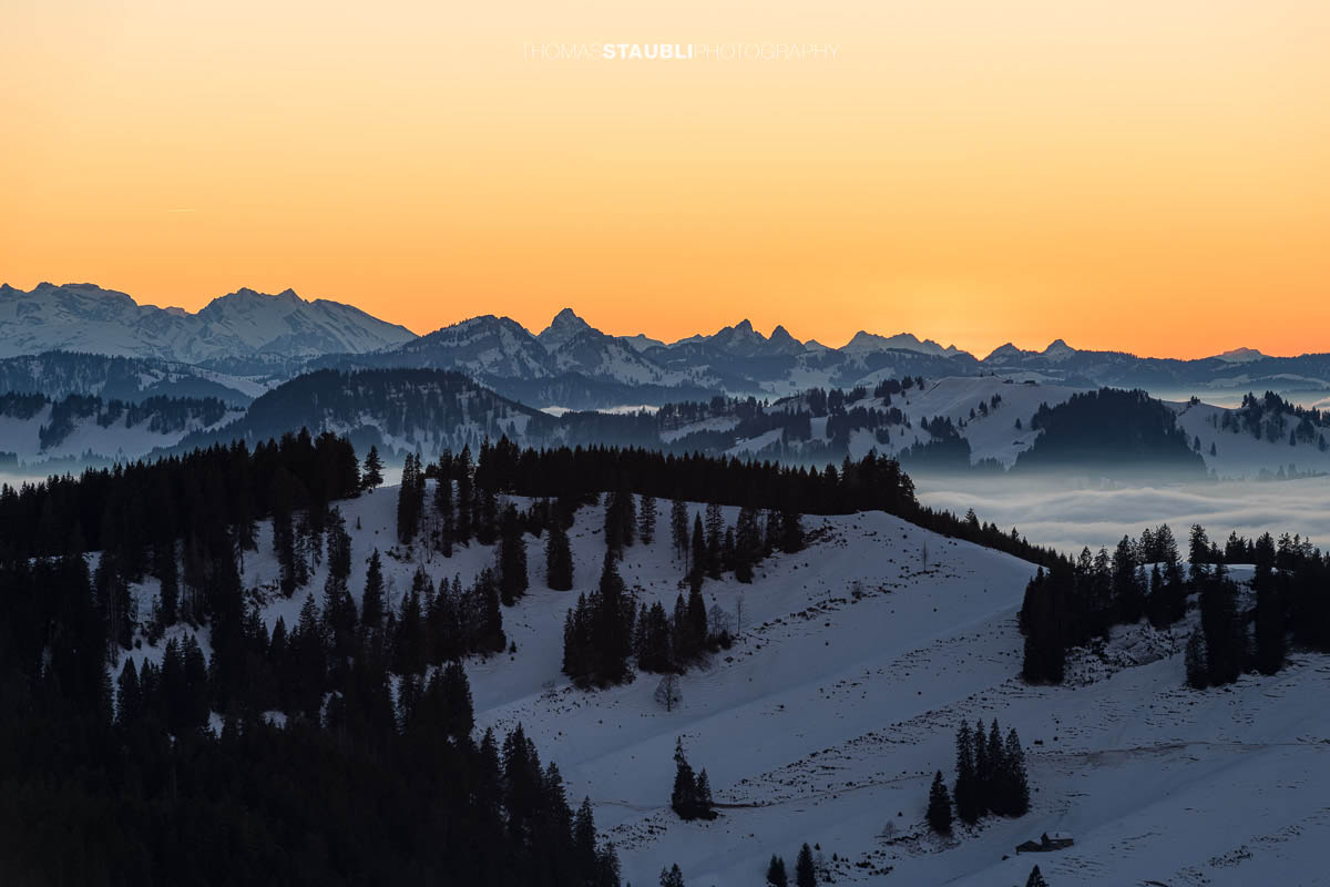Abendrot mit Nebelmeer auf der Hochalp bei Urnäsch