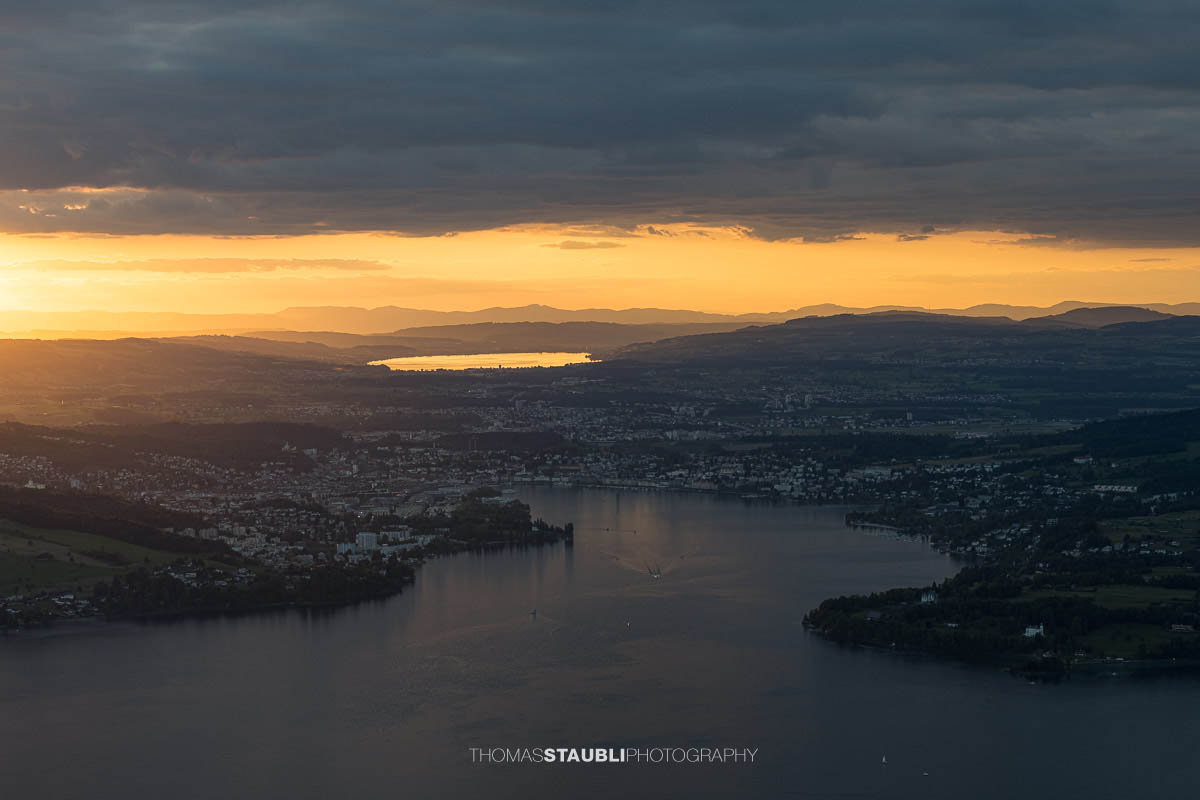 Blick vom Bürgenstock Richtung Vierwaldstättersee mit Luzern und Sempachersee im Hintergrund