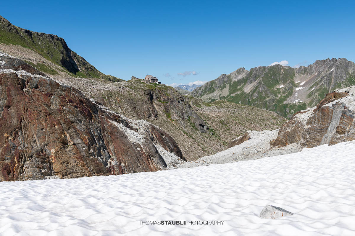 Die Rotondohütte zuhinterst im Witenwasserental