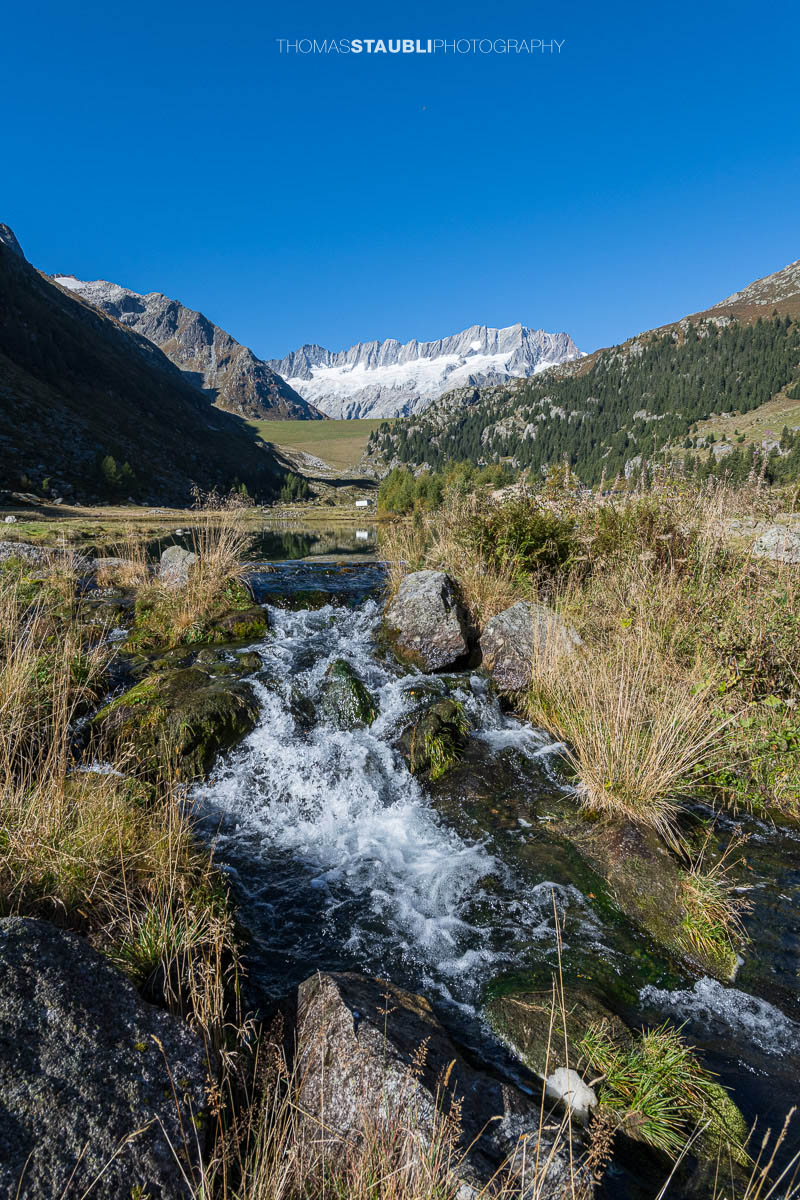 Herbstmorgen in der Göscheneralp mit Blick zum Dammastock