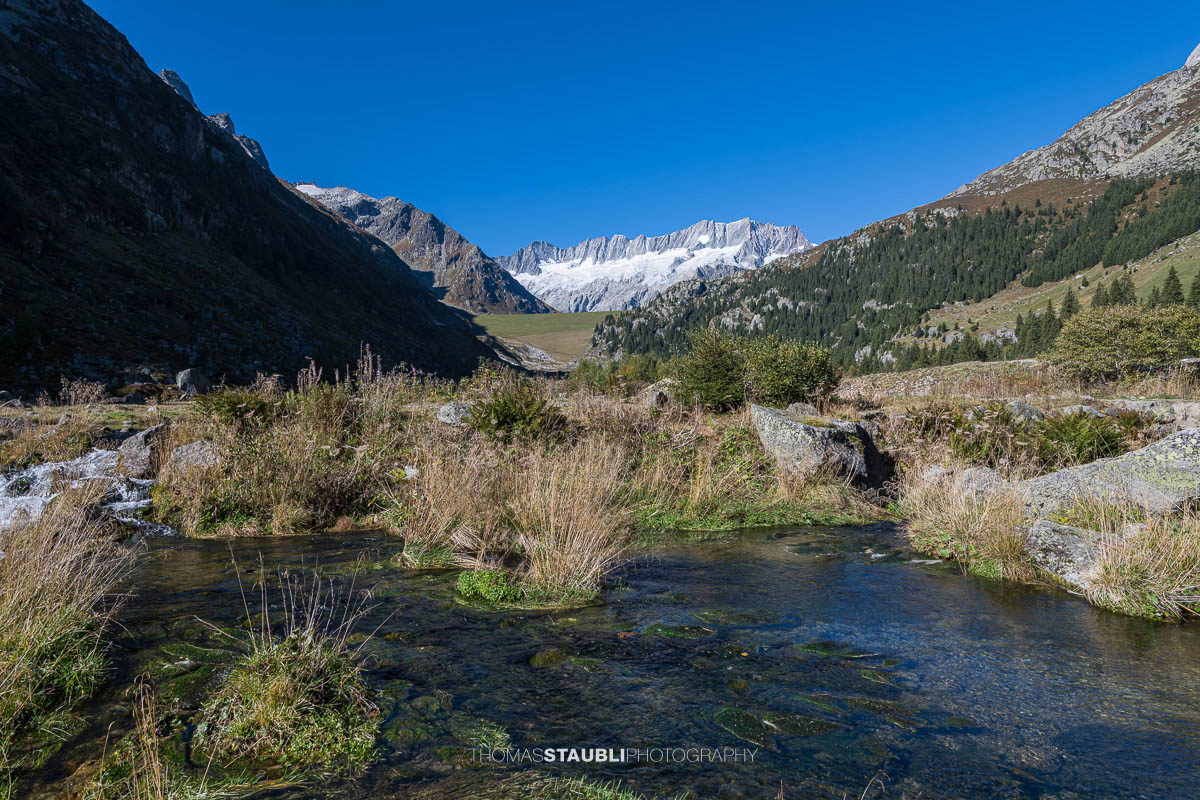 Herbstmorgen in der Göscheneralp mit Blick zum Dammastock