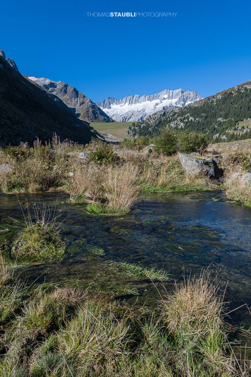 Herbstmorgen in der Göscheneralp mit Blick zum Dammastock