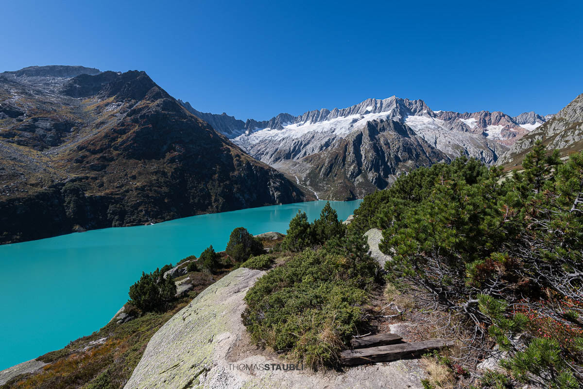 Herbstag in der Göscheneralp mit Blick zum Dammastock