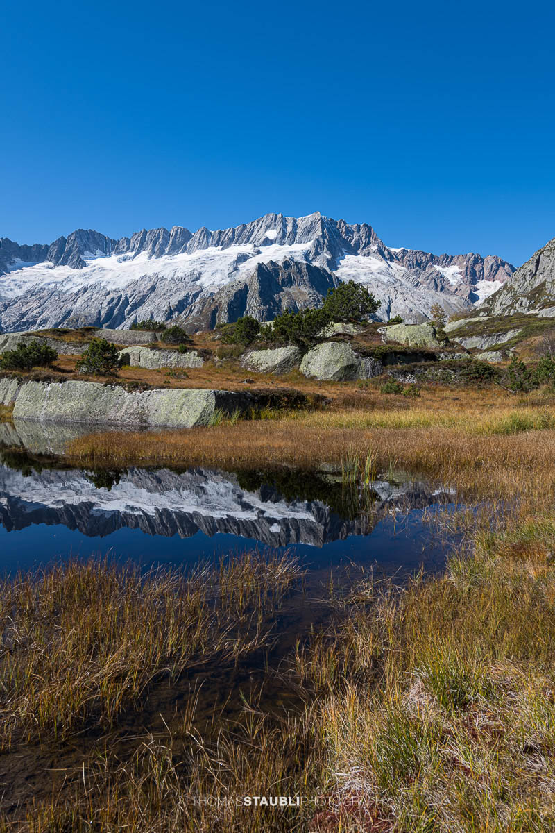 Herbstag in der Göscheneralp mit Blick zum Dammastock