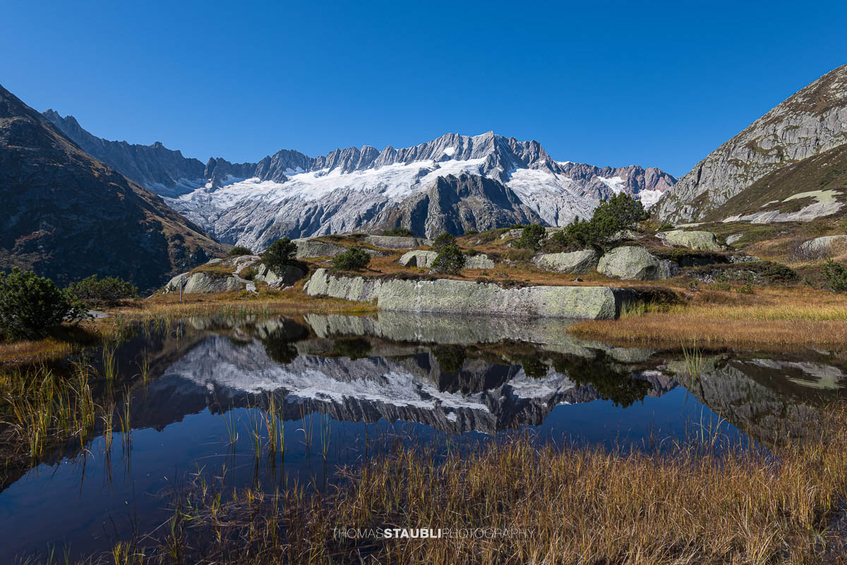 Herbstag in der Göscheneralp mit Blick zum Dammastock