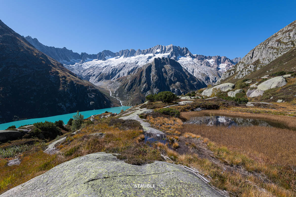 Herbstag in der Göscheneralp mit Blick zum Dammastock