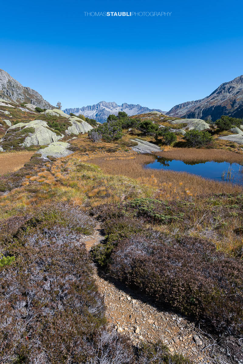 Herbstag in der Göscheneralp mit Blick ins Göschenertal