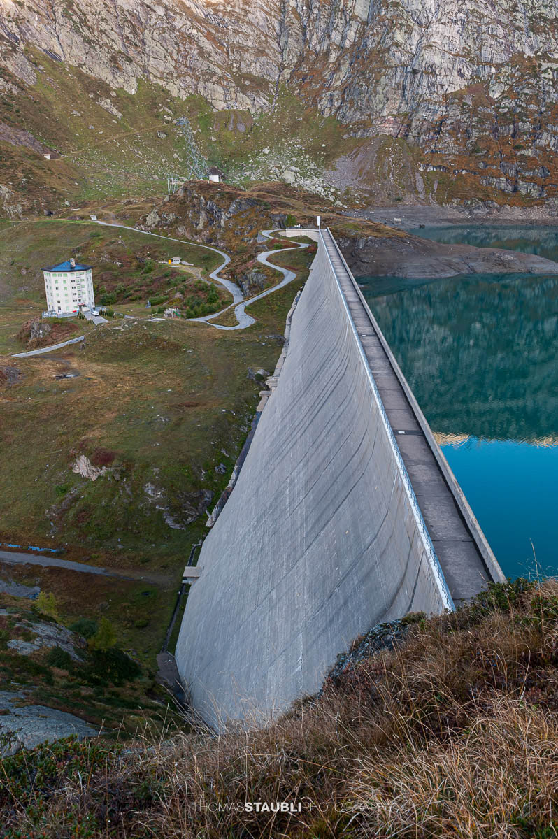 Staumauer des Lago di Robiei