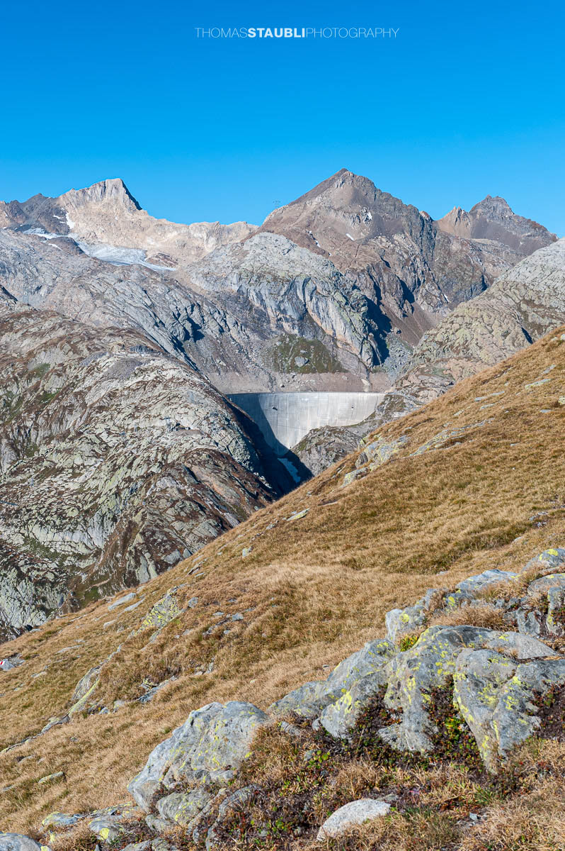 Staumauer des Lago dei Cavagnöö